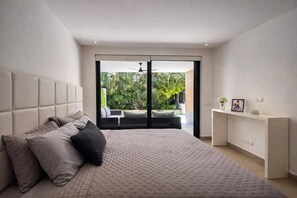 4 bedrooms, iron/ironing board, WiFi, bed sheets - Luxury 3BD W/Private Pool~Golf~Padel~Gym~Beach (Playa del Carmen)