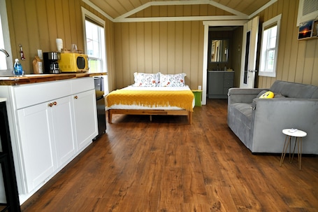 Interior. Serenity Escape: Sunshine Cottage