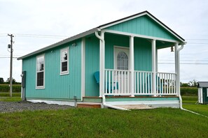 Exterior - Serenity Escape: Relax Cottage (Lodi)