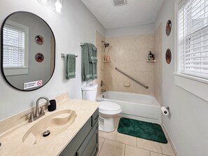 Hair dryer, towels, soap, toilet paper - Spacious 5-bedroom house Cordova with large screened in porch and game room! (Memphis)