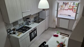 Private kitchen - Modern house in old village (Cava de' Tirreni)