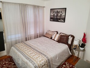 Desk, iron/ironing board, free WiFi - ABIEL GUEST HOUSE (Newark)