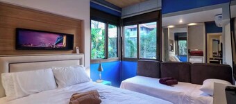 Casa Design: Sophistication & Premium Location