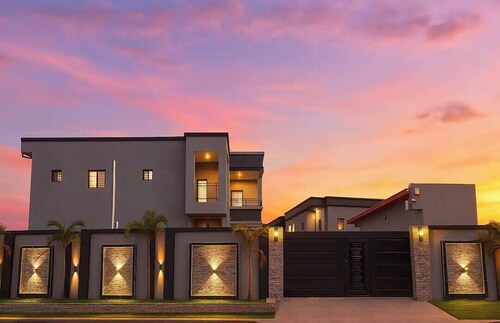 Elam. Luxury apartment.1 bedroom.swimming pool.10 mins from airport