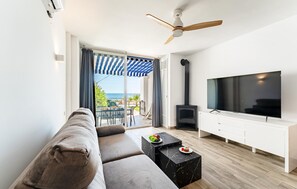 Smart TV, fireplace - Faro's Beachfront House (Mijas)