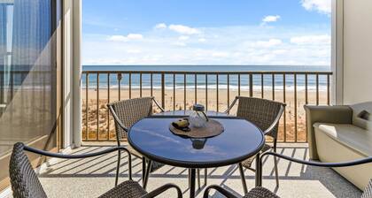 Oceanfront 2BR Condo | Steps to Beach | Sleeps 8