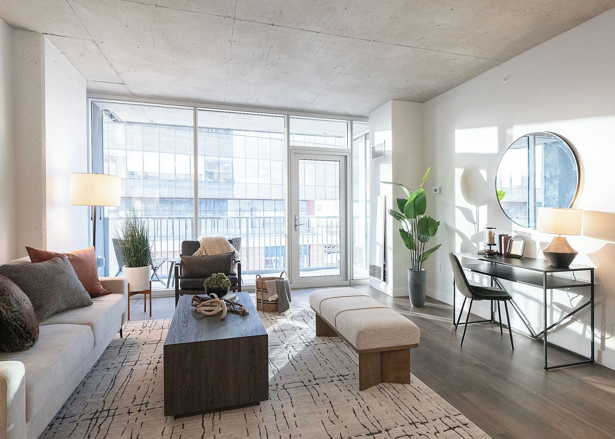 Deluxe Apartment, Partial Lake View | Living area