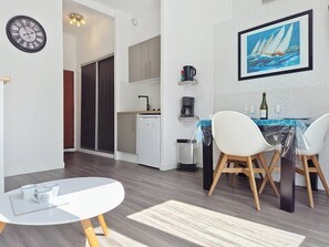 Dining - La Trinité-sur-Mer – 2-room apartment - 33m²– WiFi (LA TRINITE SUR MER)