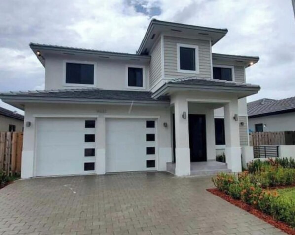 Exterior - Cozy villa (Miami)