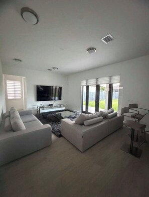 Living area - Cozy villa (Miami)