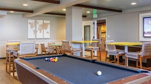 Games room - Relaxing Oceanview getaway minutes from Disneyland (Newport Beach)