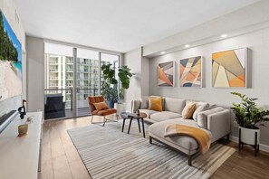 TV - Ocean Bellevue | FIFA World Cup 2026 Luxury Stay (Miami)