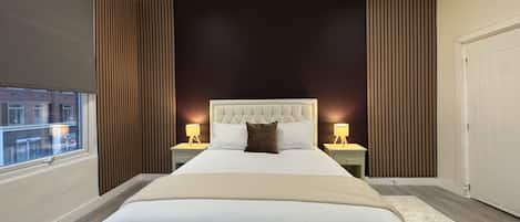 Deluxe Apartment, 1 King Bed, Private Bathroom