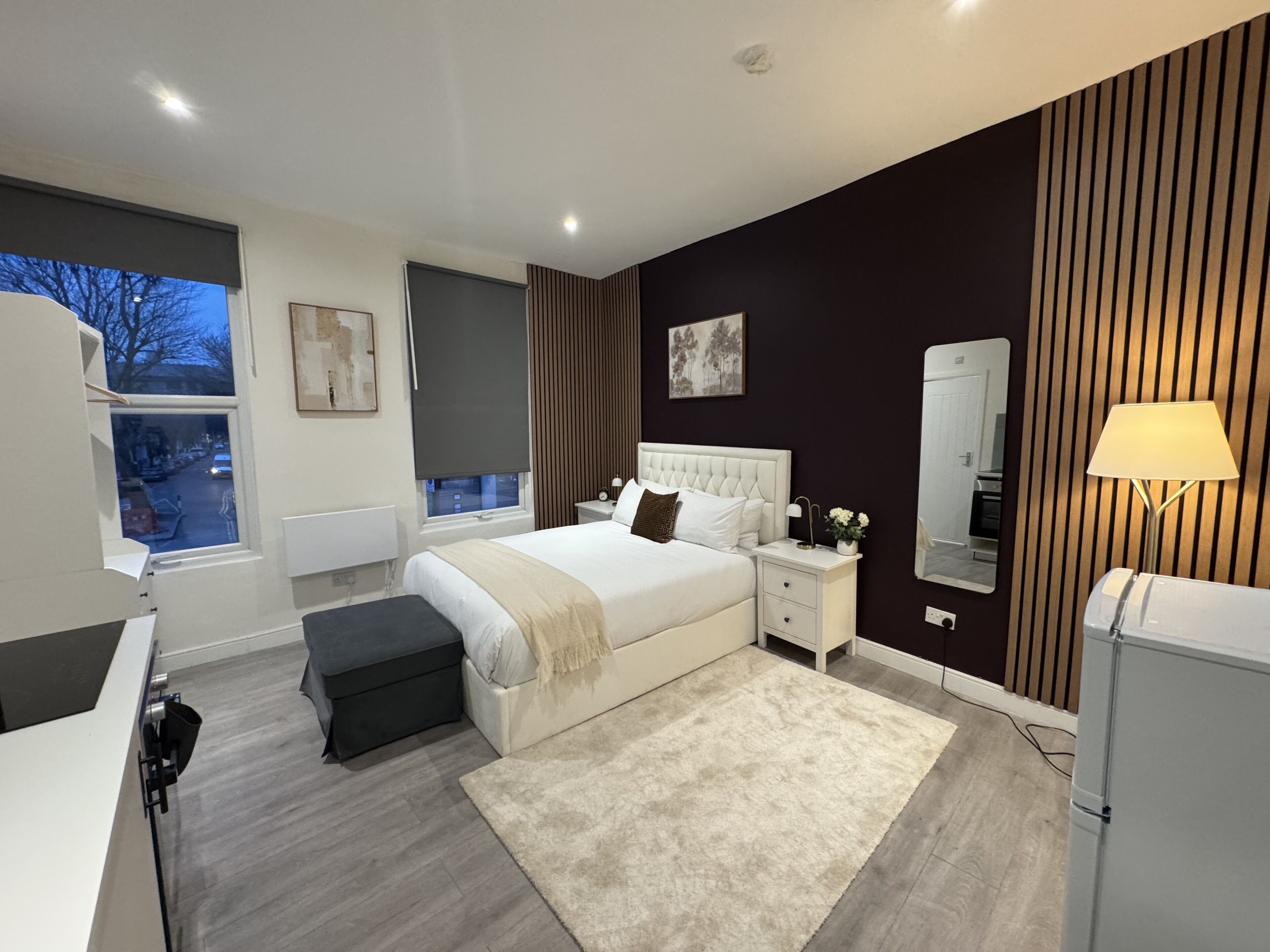 Deluxe Apartment, 1 King Bed, Private Bathroom