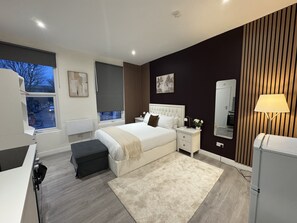 Deluxe Apartment, 1 King Bed, Private Bathroom - Hammersmith Haven (London)