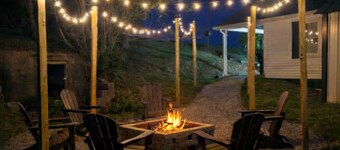 Dale Hollow Retreat: Boat Parking-Fire Pit