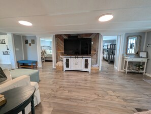 4 bedrooms, free WiFi, bed sheets