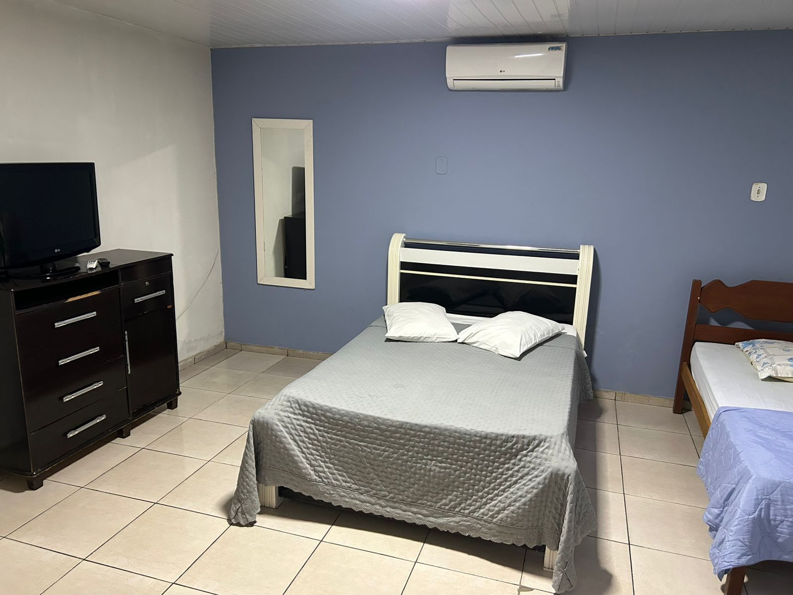 Classic Double Room, Multiple Beds | Free WiFi, bed sheets