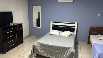 Classic Double Room, Multiple Beds | Free WiFi, bed sheets