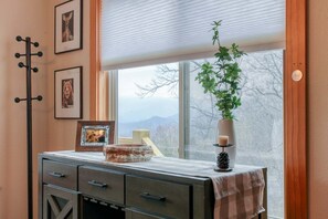 Interior - Hummingbird Heights, Smoky Mt Views! Sleeps 10! (Bryson City)