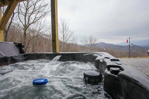 Outdoor spa tub - Hummingbird Heights, Smoky Mt Views! Sleeps 10! (Bryson City)