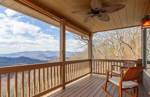 Property grounds - Hummingbird Heights, Smoky Mt Views! Sleeps 10! (Bryson City)