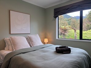 WiFi, bed sheets