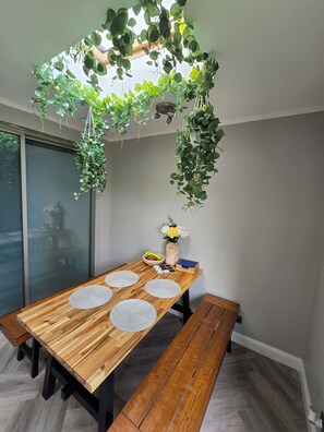 Dining - Alross guest house (London)