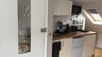 Quadruple Room, 1 Double Bed with Sofa bed, City View | Private kitchen