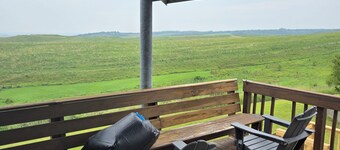Tranquil 2-bedroom farmhouse with AC in charming Hubbard west edge of Landmand