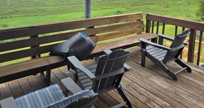 Tranquil 2-bedroom farmhouse with AC in charming Hubbard west edge of Landmand