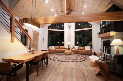 Luxury Cabin w/ Sauna|Near Zion & Bryce|Sleeps 13