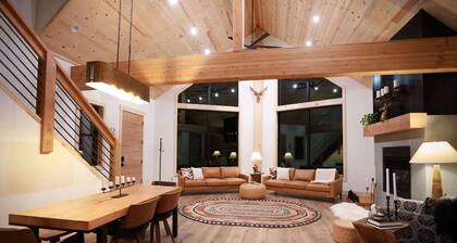 Luxury Cabin w/ Sauna|Near Zion & Bryce|Sleeps 13