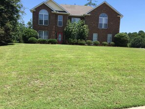 Exterior - Spacious 4-bedroom house in tranquil Jonesboro with AC (Jonesboro)