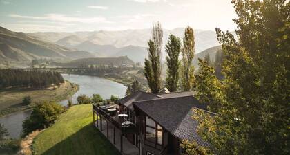 Riverfront Lodge in White Bird, ID â 1BR w/ Panoramic Views & Breakfast Unit 6