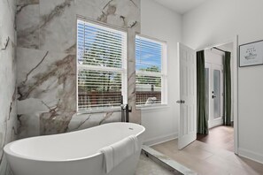 Hair dryer, towels, soap, shampoo - Delightful 4 Bedroom Home with Hot Tub, Game Rm, Putt Putt,Near Mercedez Stadium (Atlanta)