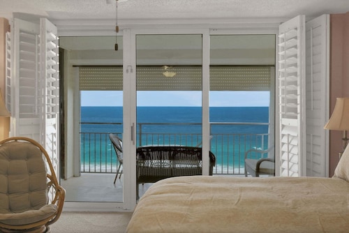 Oceanfront Luxury Condo | Renovated | Private Beach Access | Pools | Tennis Court