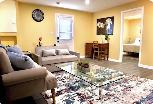 Rockville Private Oasis