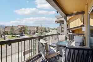 Property grounds - Family Mountain Retreat | Private Hot Tub (Hideout)