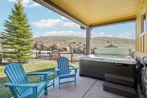 Outdoor spa tub - Family Mountain Retreat | Private Hot Tub (Hideout)