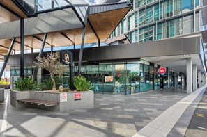 Exterior detail - Cozy 1BR w/ Parking | Walk to Everything (Brisbane)