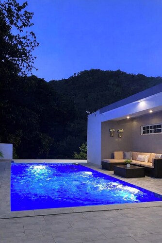 Private Infinity Pool Retreat • Mountain View • AC/Wifi