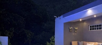 Private Infinity Pool Retreat • Mountain View • AC/Wifi