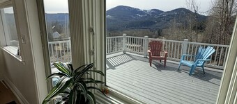 Rossland Homestead - 2 bedrooms Sleeps 6
