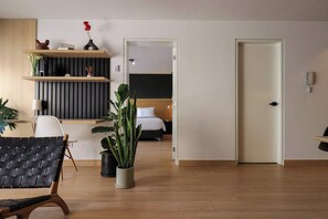 1 bedroom, desk, iron/ironing board, WiFi - w* | Elegant 1BR w/ AC in the Heart of Miraflores (Miraflores)