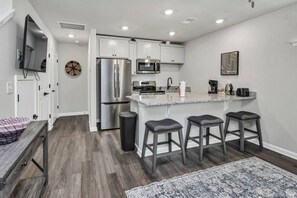Fridge, microwave, oven, stovetop - Sumter Cottage | The Pickens Cottages (Columbia)