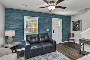 TV - Sumter Cottage | The Pickens Cottages (Columbia)