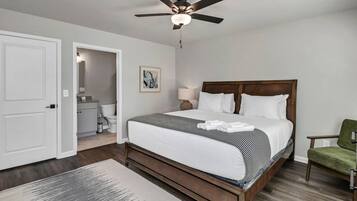 3 habitaciones, escritorio, tabla de planchar con plancha y wifi