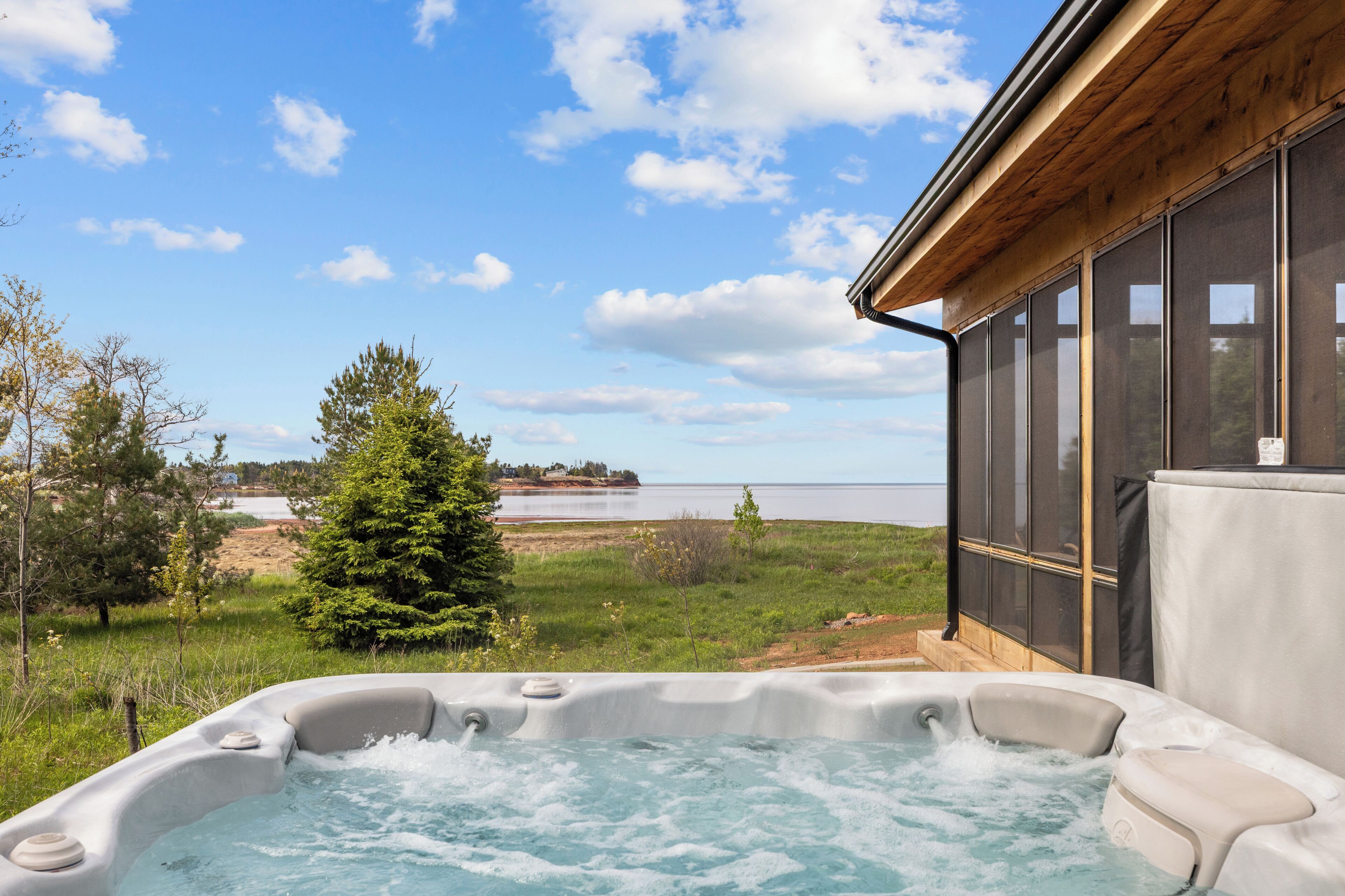 Bain à remous extérieur