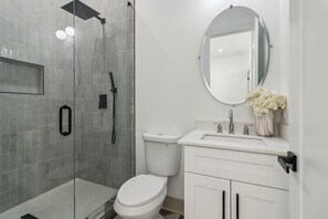 Bathroom - Atlanta Corporate Rental Near Downtown | Fully Furnished & Spacious (Atlanta)